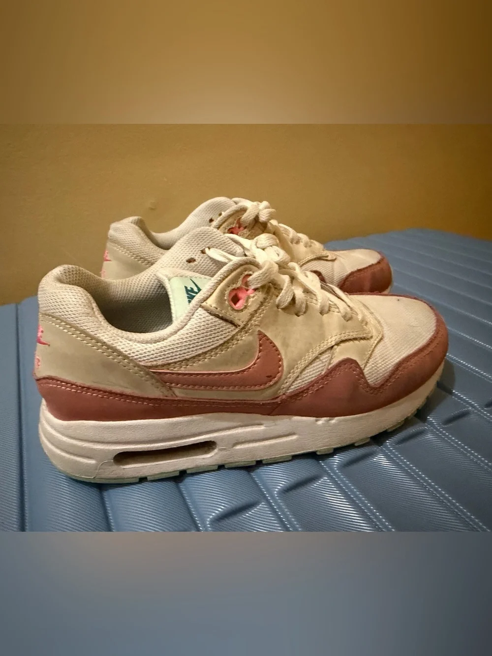 Nike Kids Low-Top Sneakers in Cream and Pink 💖
